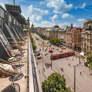 Vn17 Rooftop By Adrez Hotel apartamentowy Praga